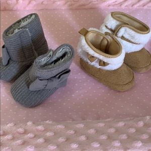Baby girls boots, size 1